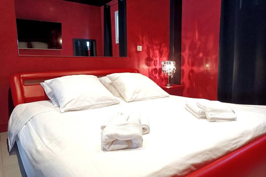 Appartement Balneo Et Sauna Prives The Red Room Mauguio Dış mekan fotoğraf