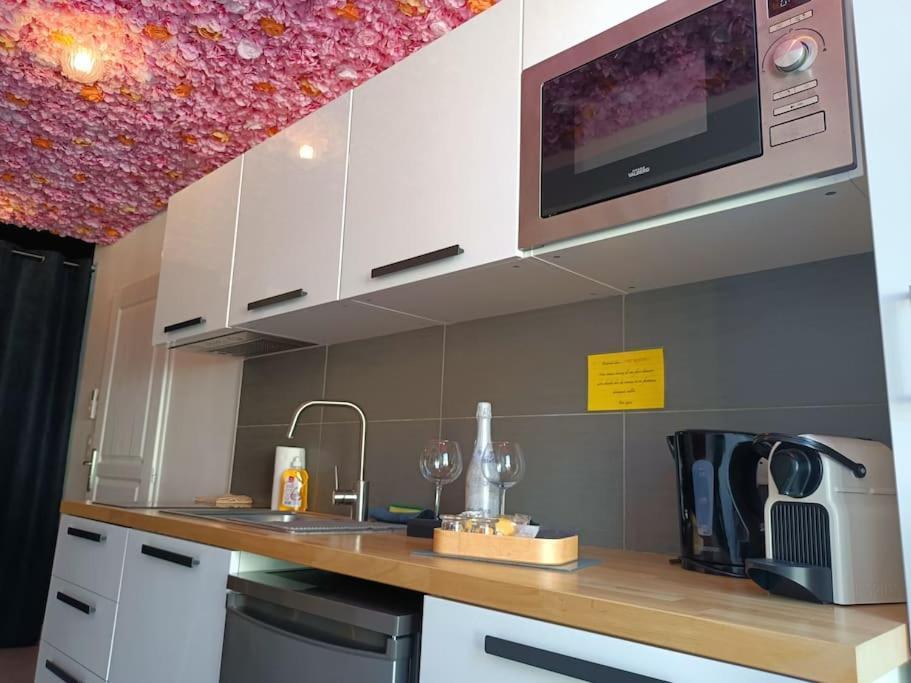 Appartement Balneo Et Sauna Prives The Red Room Mauguio Dış mekan fotoğraf