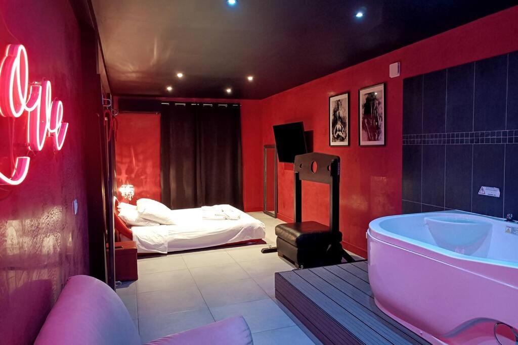 Appartement Balneo Et Sauna Prives The Red Room Mauguio Dış mekan fotoğraf