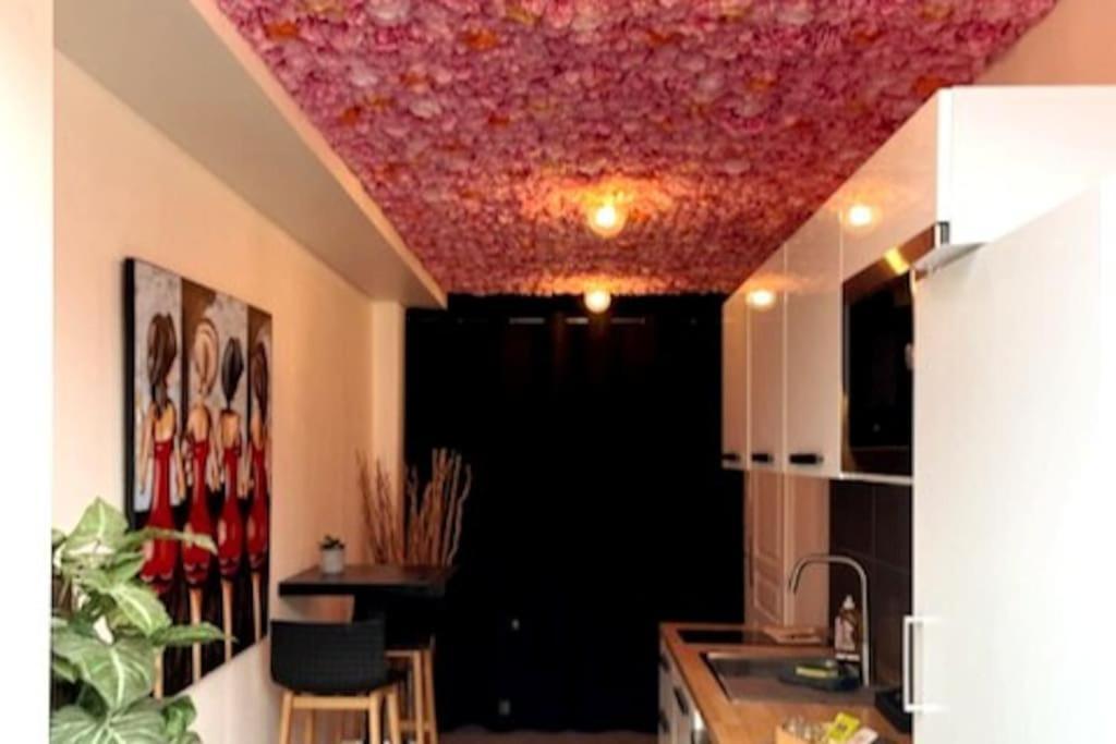 Appartement Balneo Et Sauna Prives The Red Room Mauguio Dış mekan fotoğraf