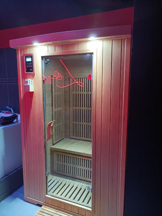 Appartement Balneo Et Sauna Prives The Red Room Mauguio Dış mekan fotoğraf